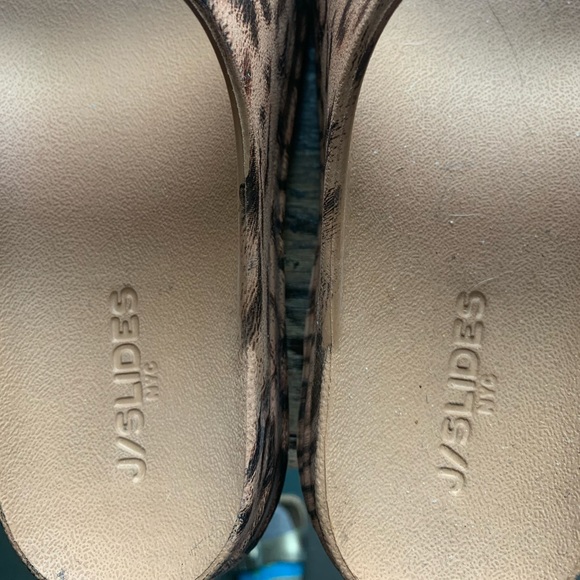 J/Slides leopard slip ons - Picture 6 of 6